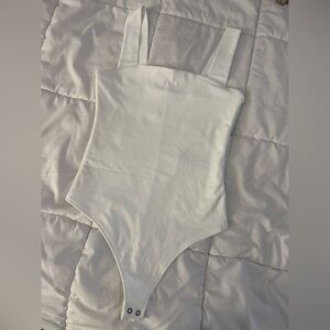 Abercrombie & Fitch white square-neck tank bodysuit size XS